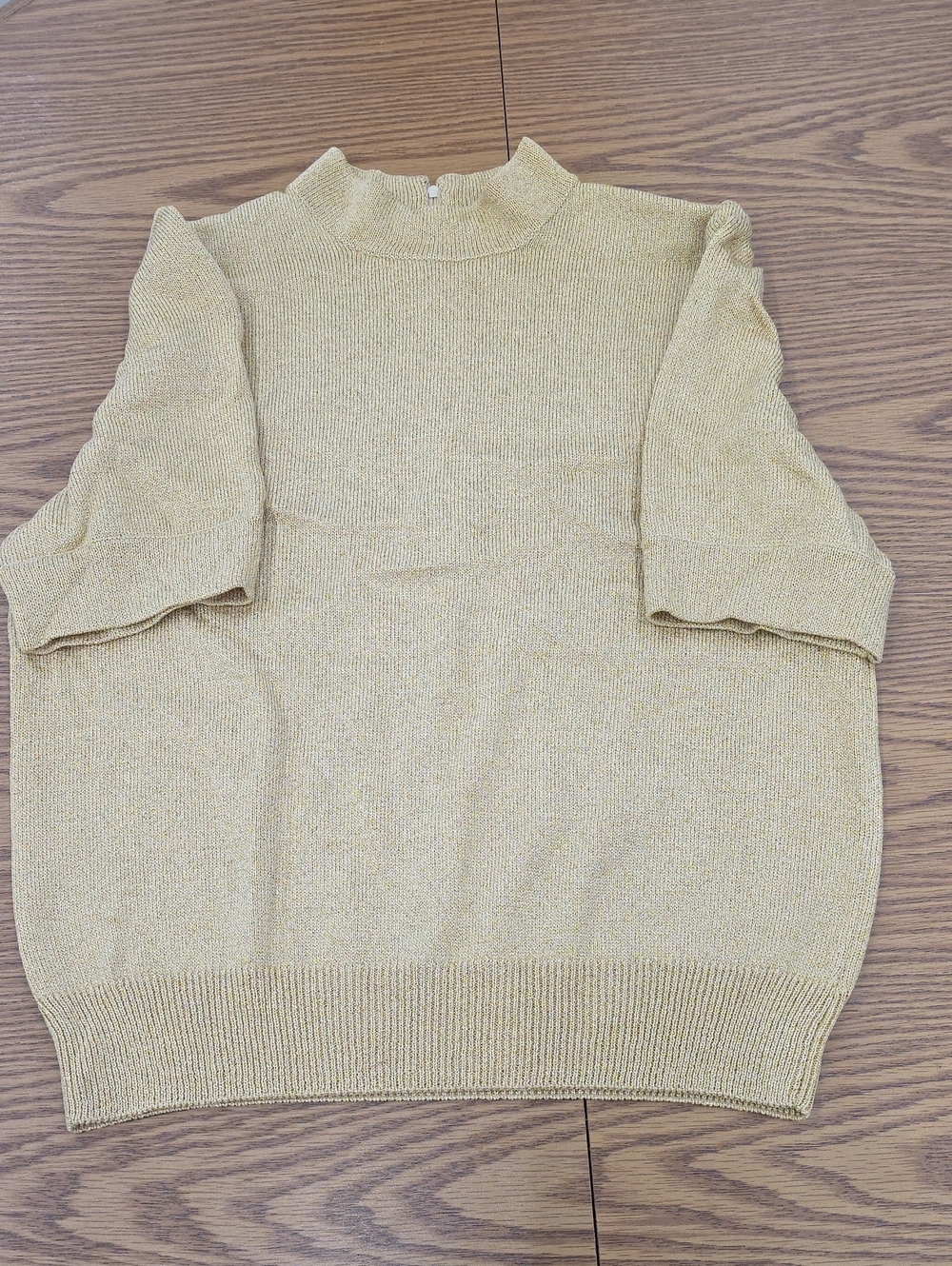 St. John Creamy Gold Metallic/Sparkle Short Sleeve Knit Top